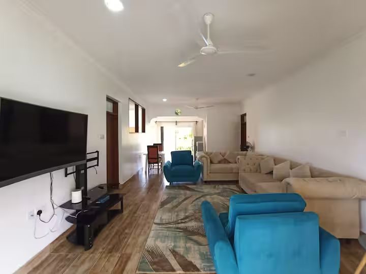 Villa lounge and pool