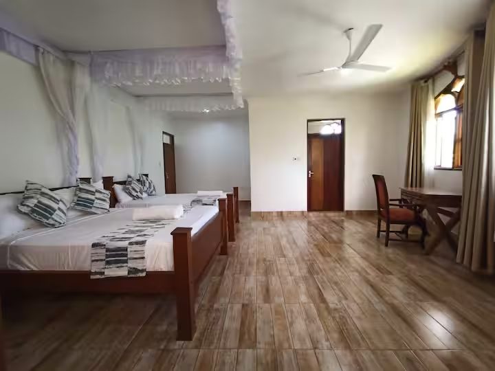 Queen Bedroom